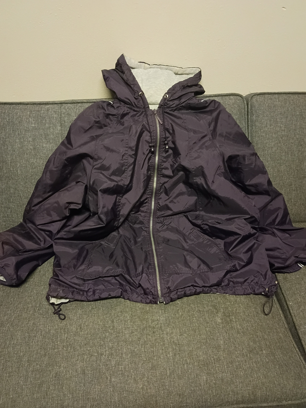 Lightweight Hooded Windbreaker Jacket in Deep Purple